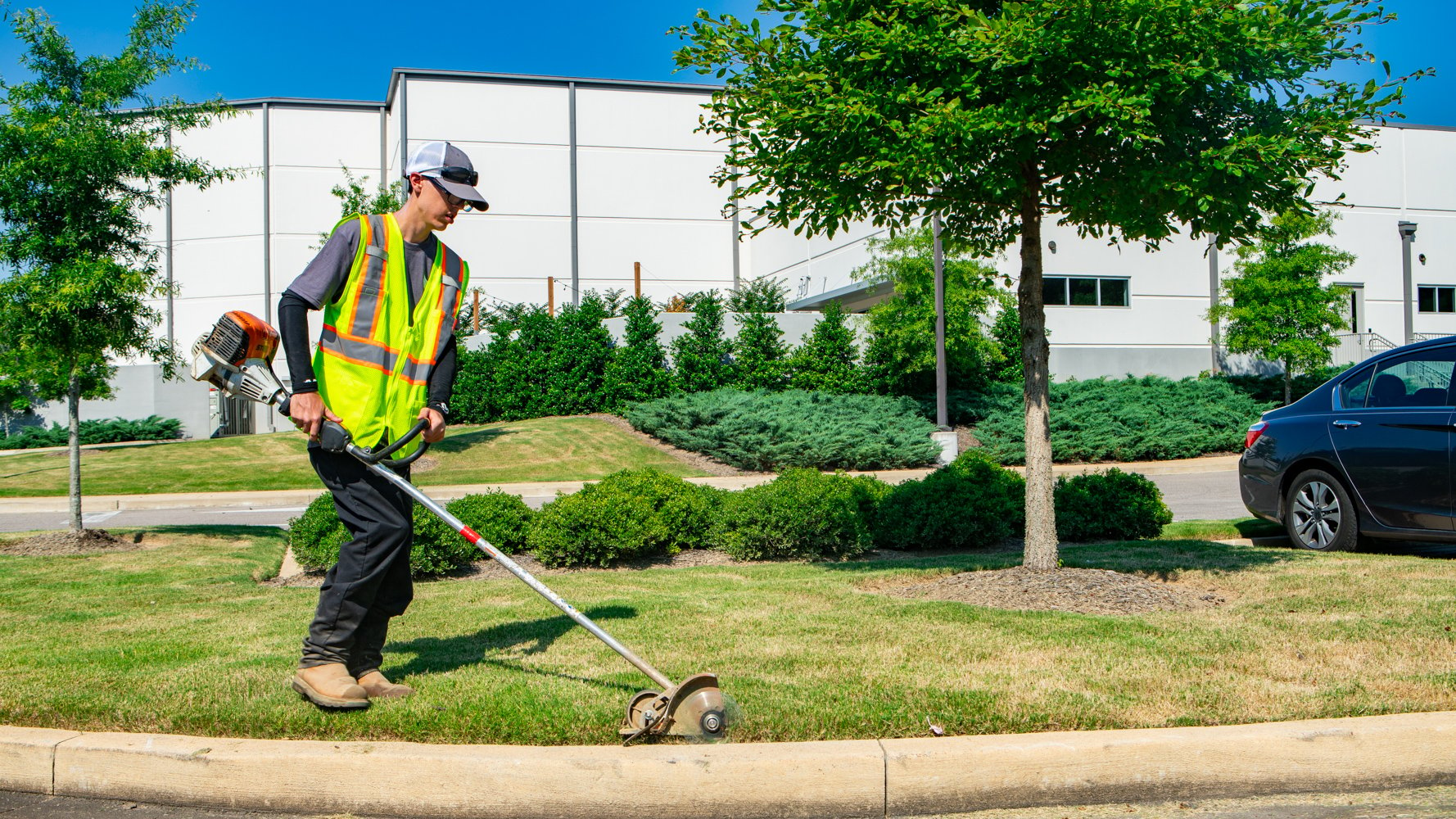 Commercial landscaping crew edging 2