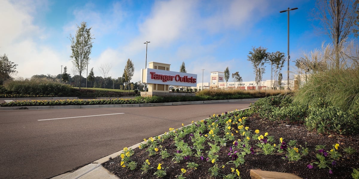 shopping center with landscaping