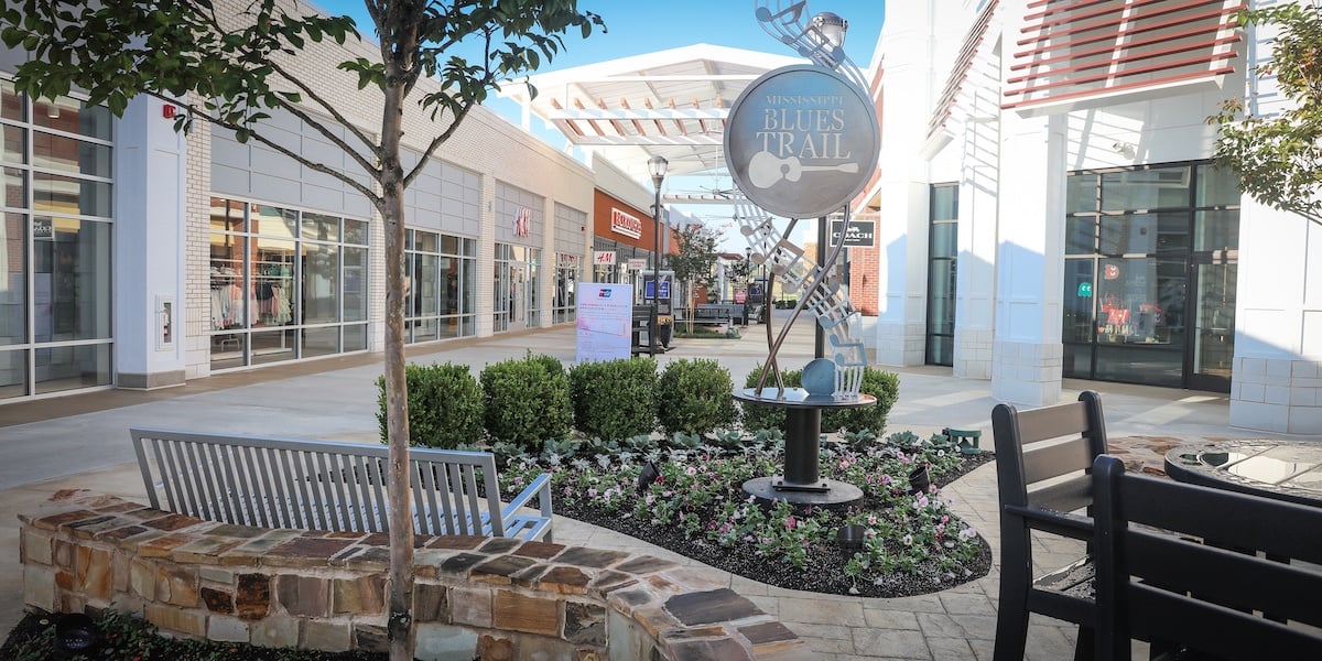 landscape design for retail centers and shopping malls