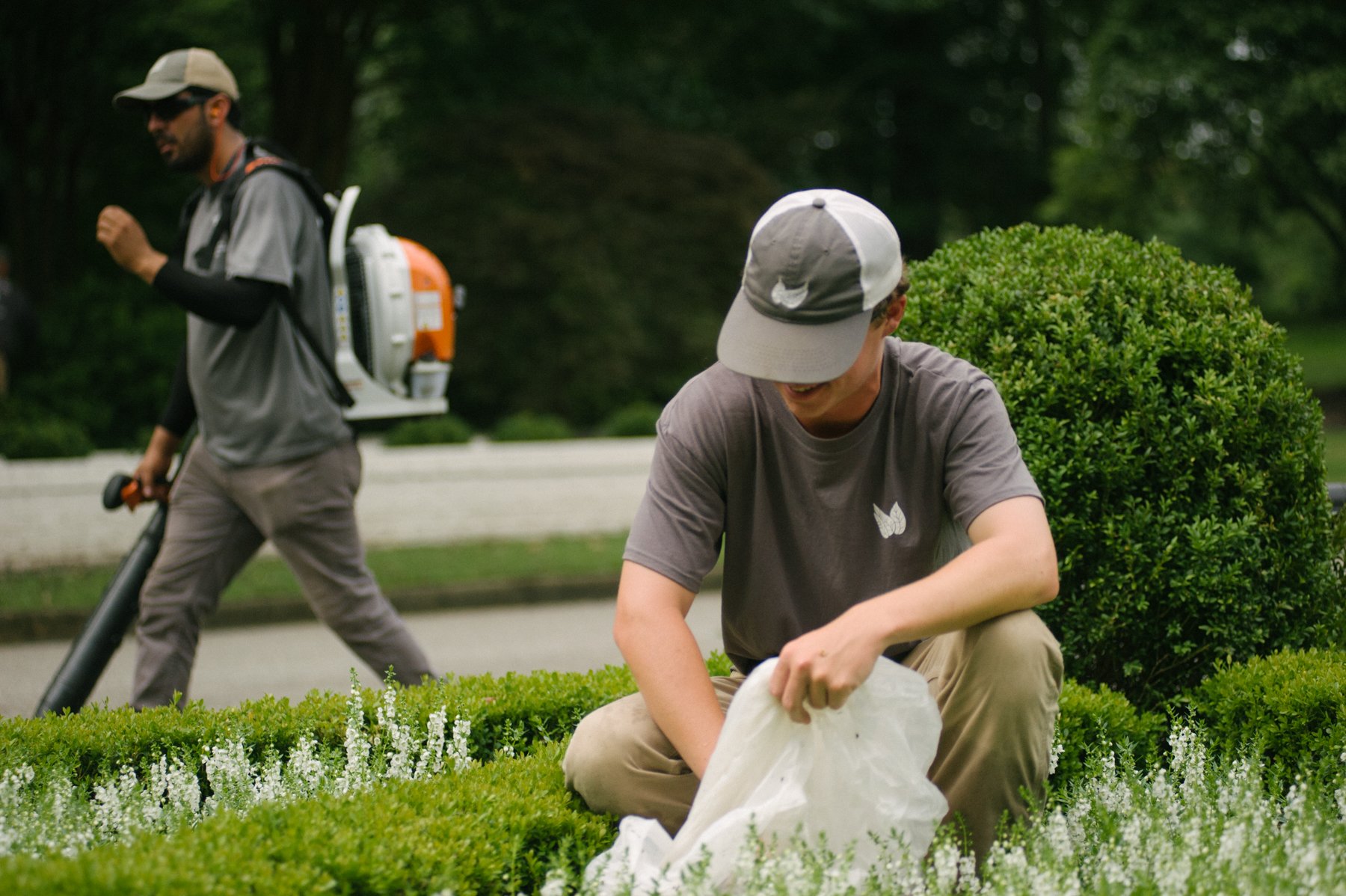 Hospital landscape maintenance technicians 