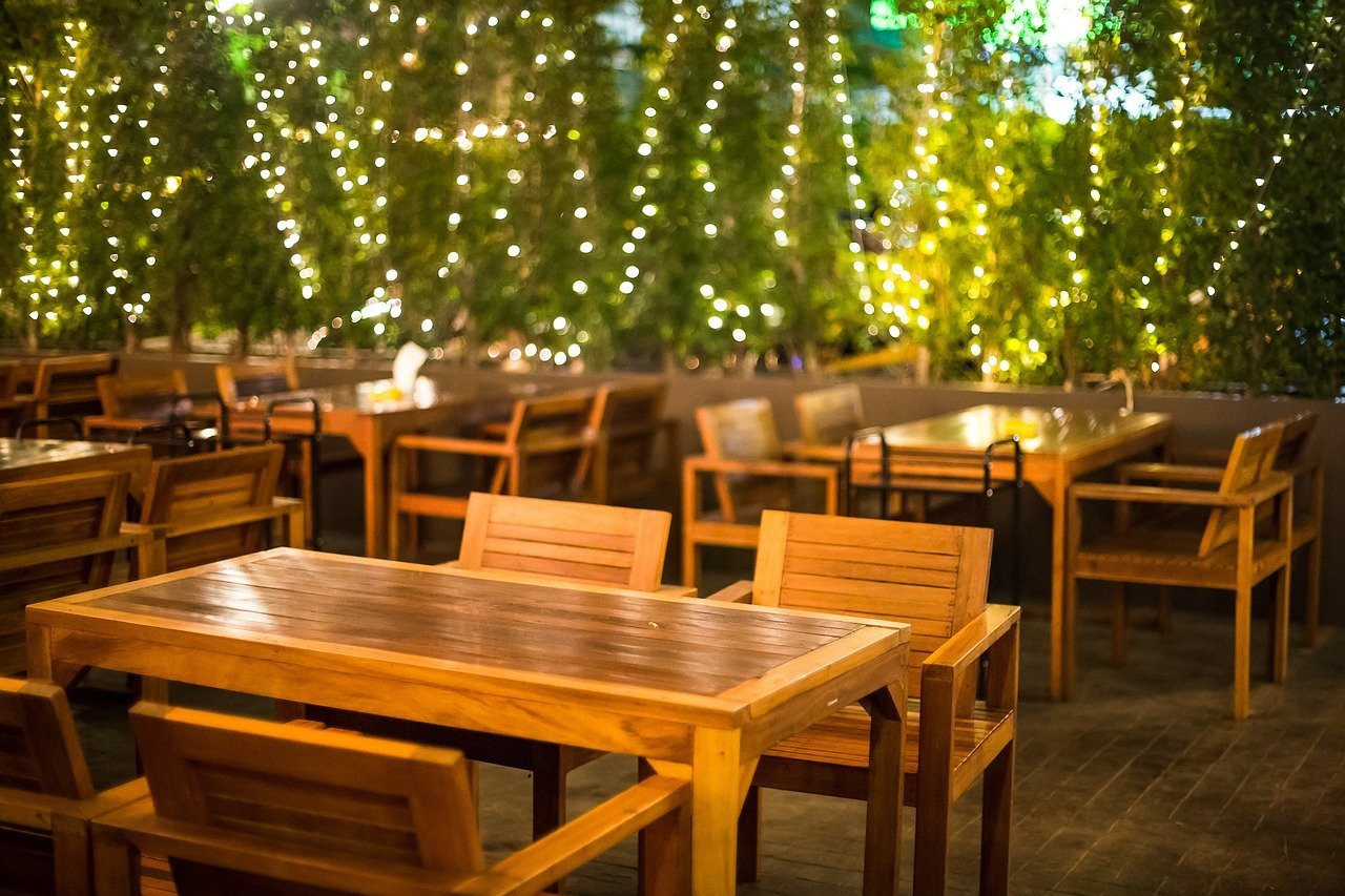 outdoor restaurant with landscape lighting